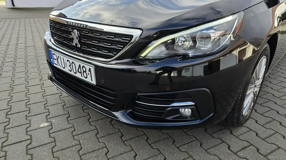 PEUGEOT 308 -