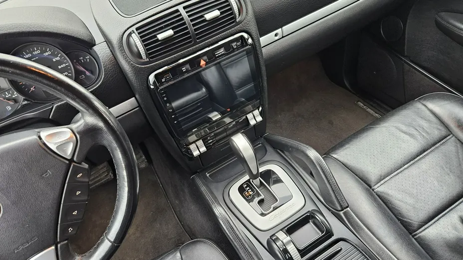 PORSCHE Cayenne -