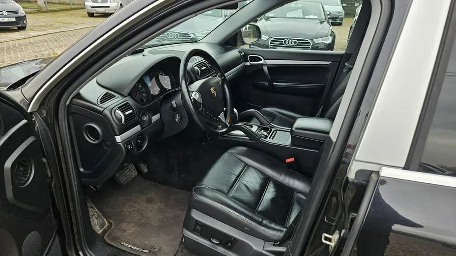 PORSCHE Cayenne -