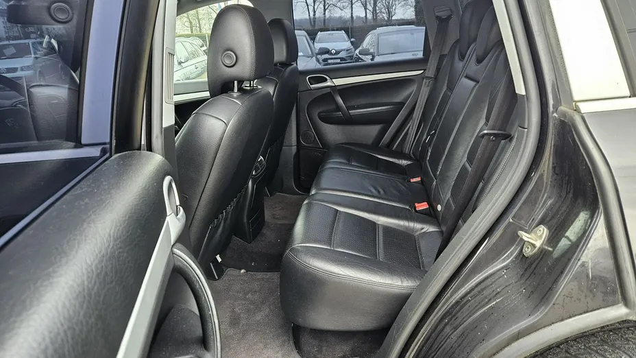 PORSCHE Cayenne -