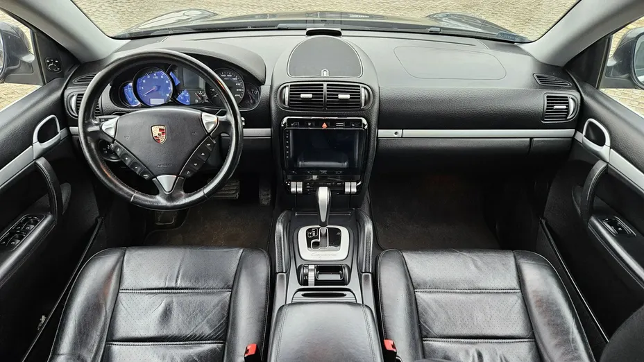PORSCHE Cayenne -