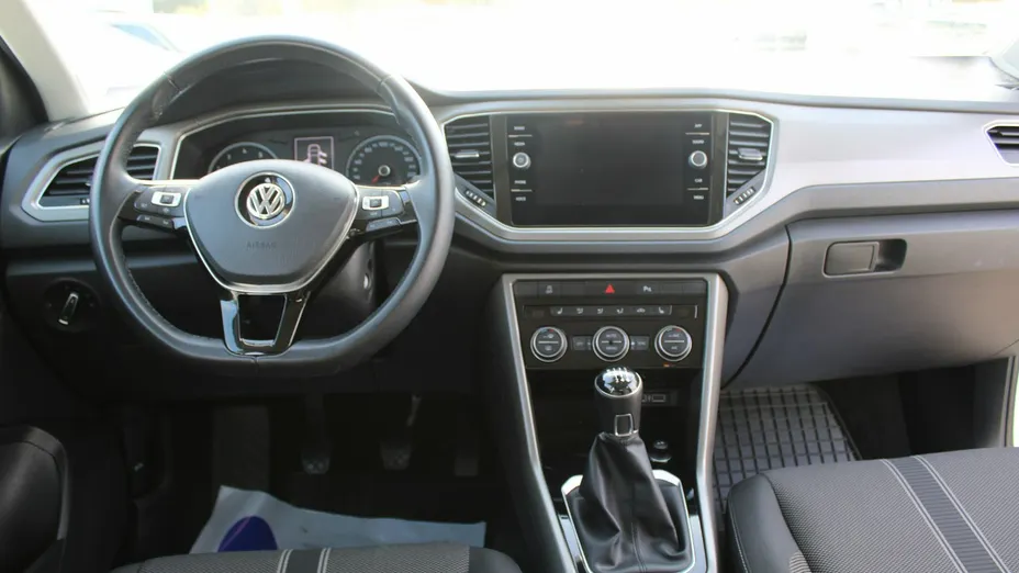 VOLKSWAGEN T-ROC -