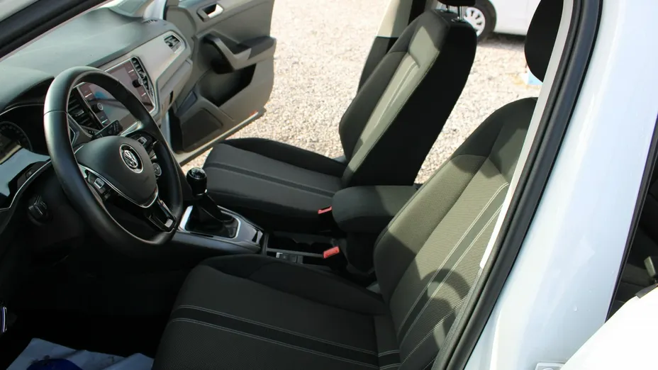 VOLKSWAGEN T-ROC -