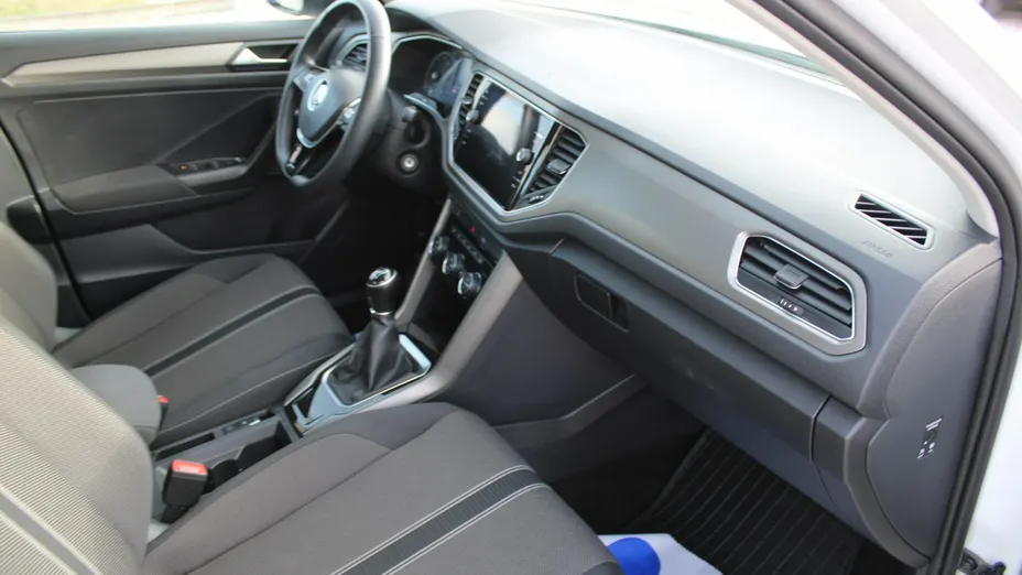 VOLKSWAGEN T-ROC -