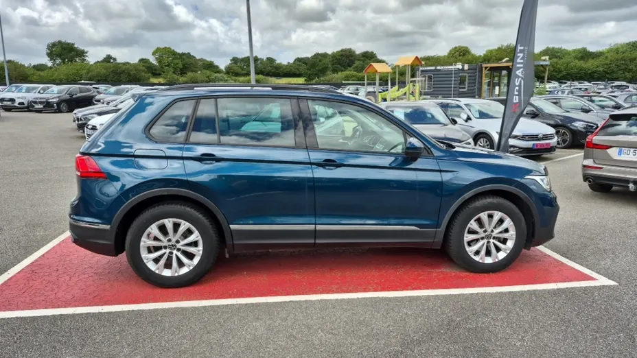 Volkswagen Tiguan -