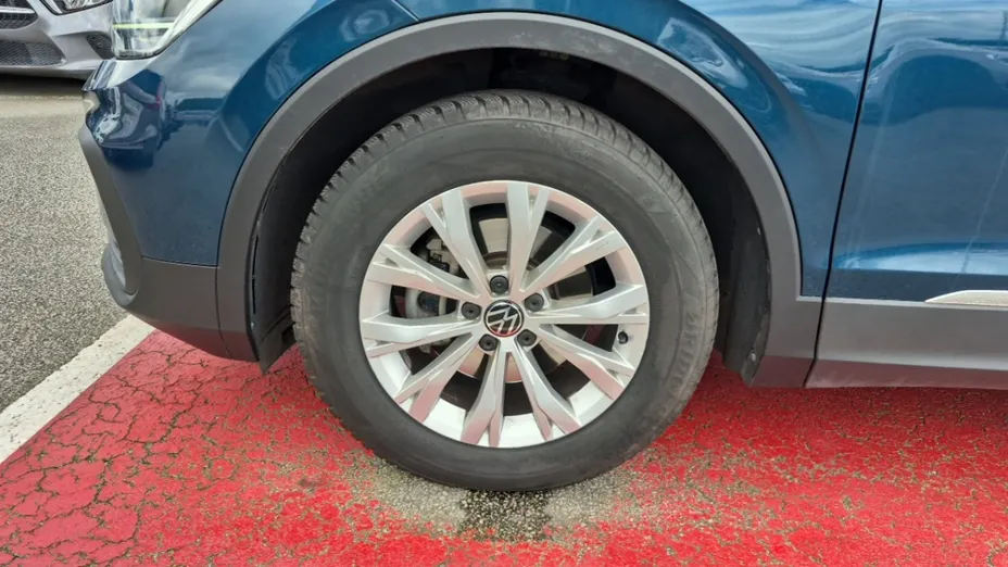 Volkswagen Tiguan -