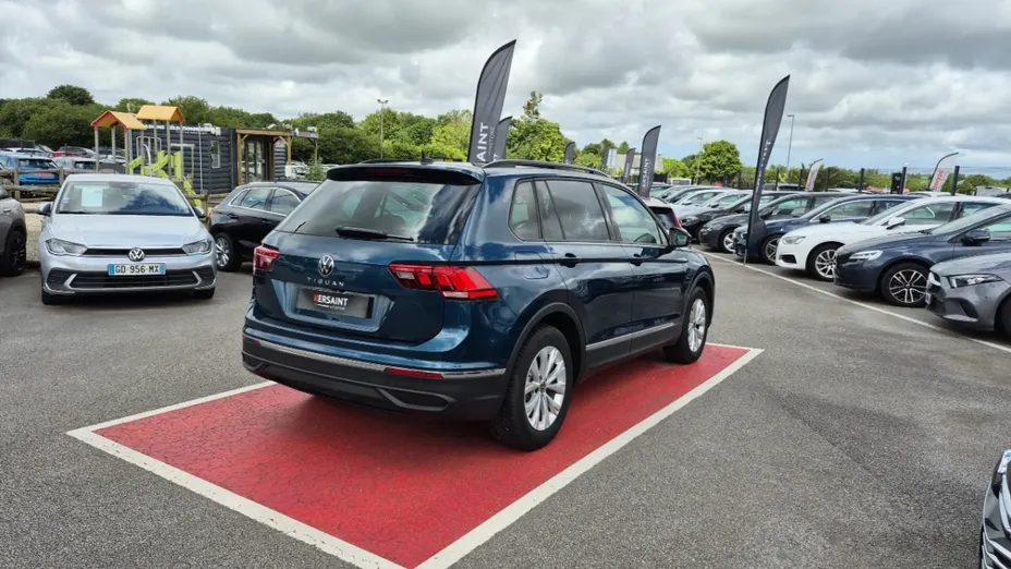 Volkswagen Tiguan -
