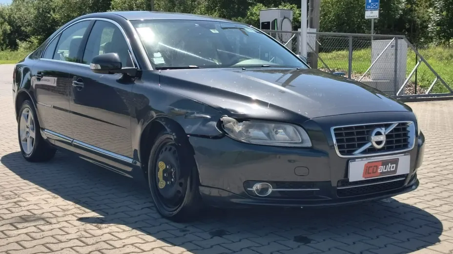 VOLVO S80 -