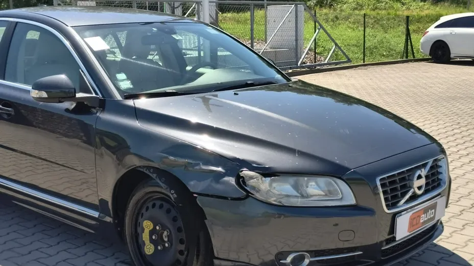VOLVO S80 -