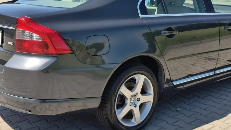 VOLVO S80 -