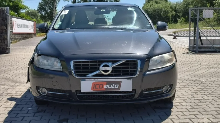 VOLVO S80 -