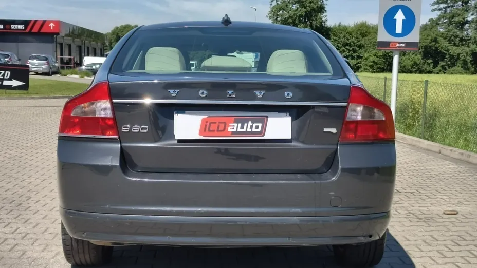 VOLVO S80 -