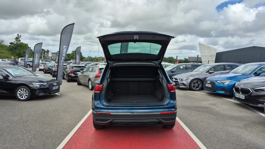 Volkswagen Tiguan -