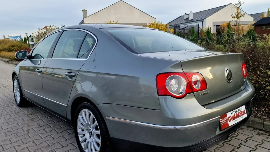 VOLKSWAGEN Passat -