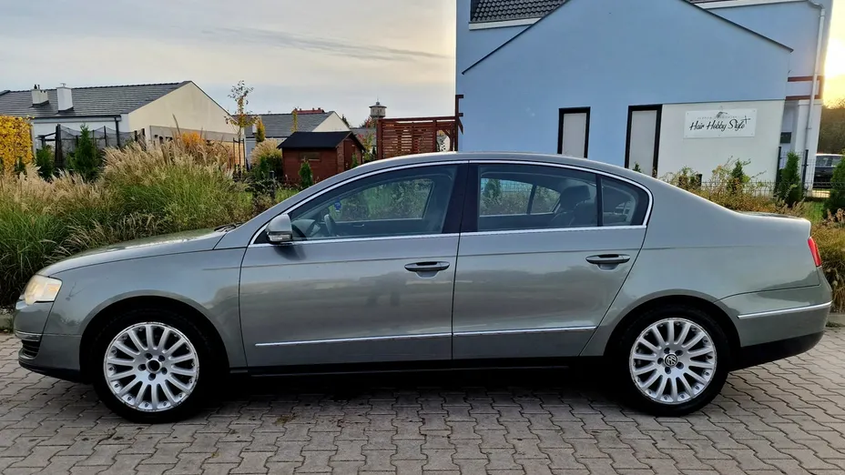 VOLKSWAGEN Passat -