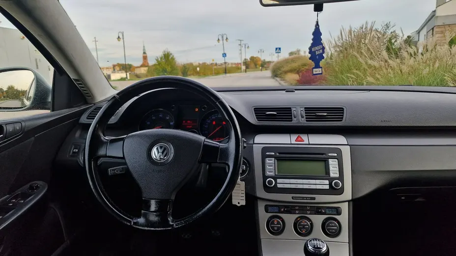 VOLKSWAGEN Passat -