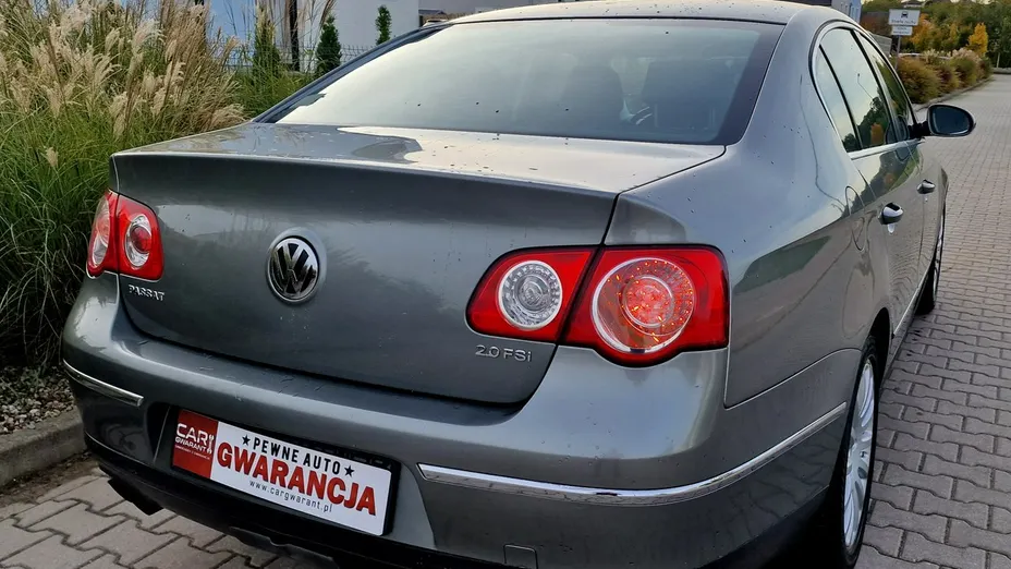 VOLKSWAGEN Passat -