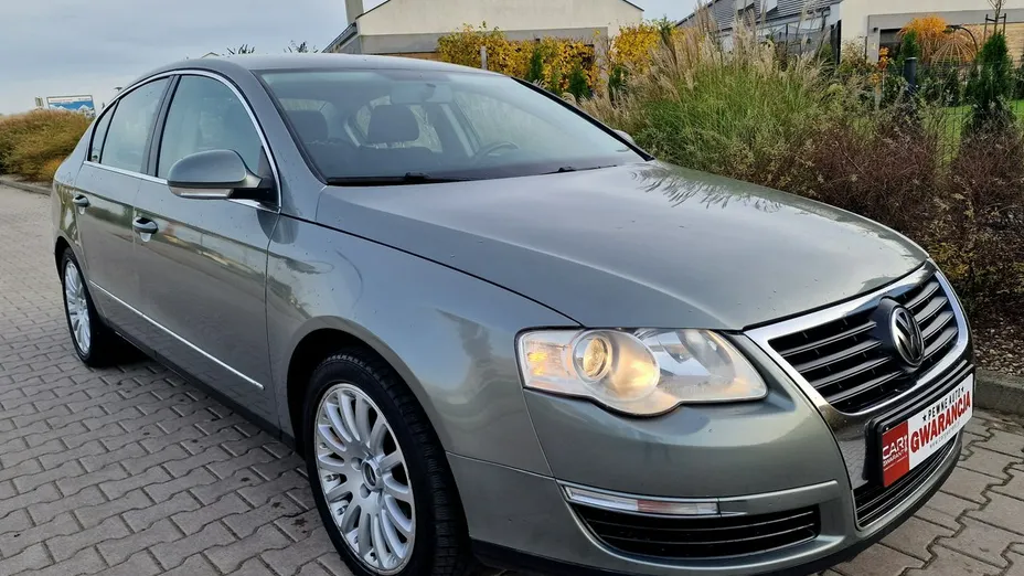 VOLKSWAGEN Passat -