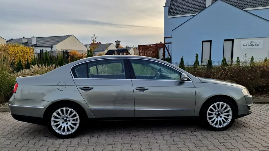 VOLKSWAGEN Passat -