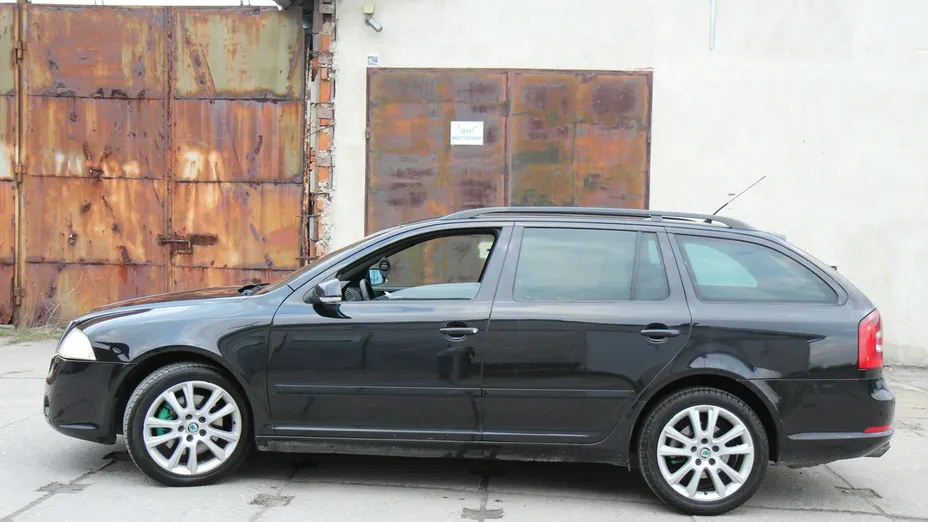 SKODA Octavia -