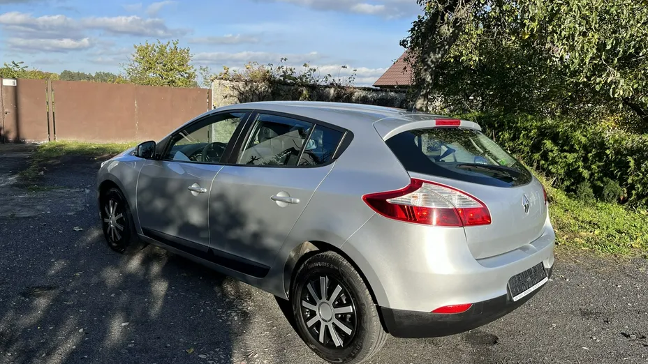 RENAULT Megane -