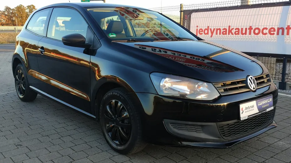 VOLKSWAGEN Polo -