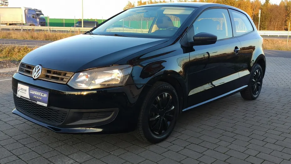 VOLKSWAGEN Polo -