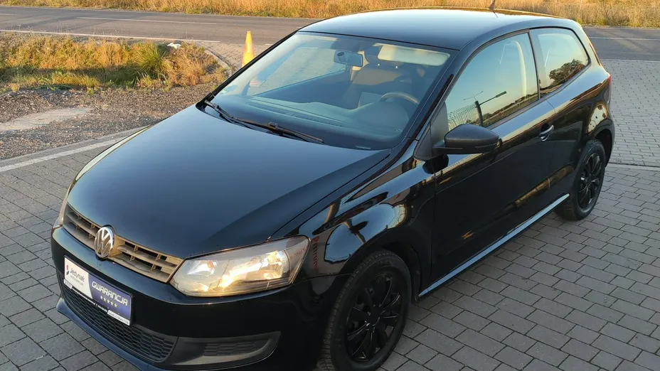 VOLKSWAGEN Polo -