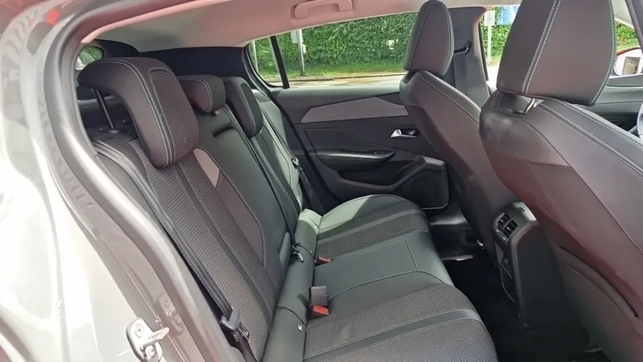 PEUGEOT 308 -