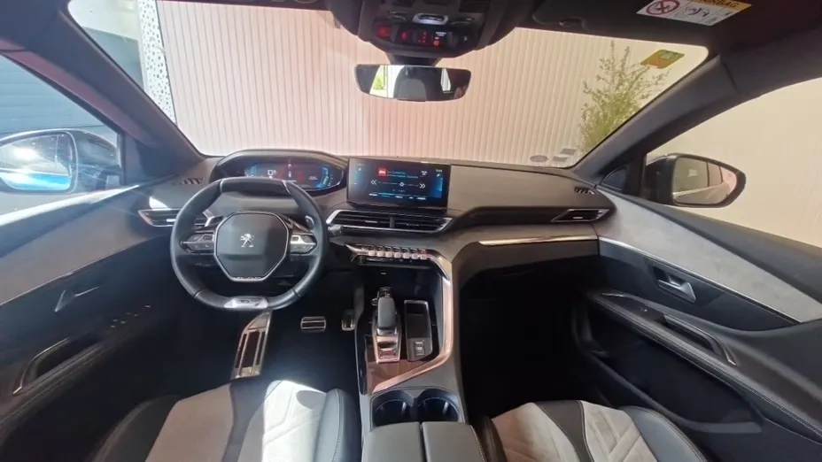 PEUGEOT 3008 -