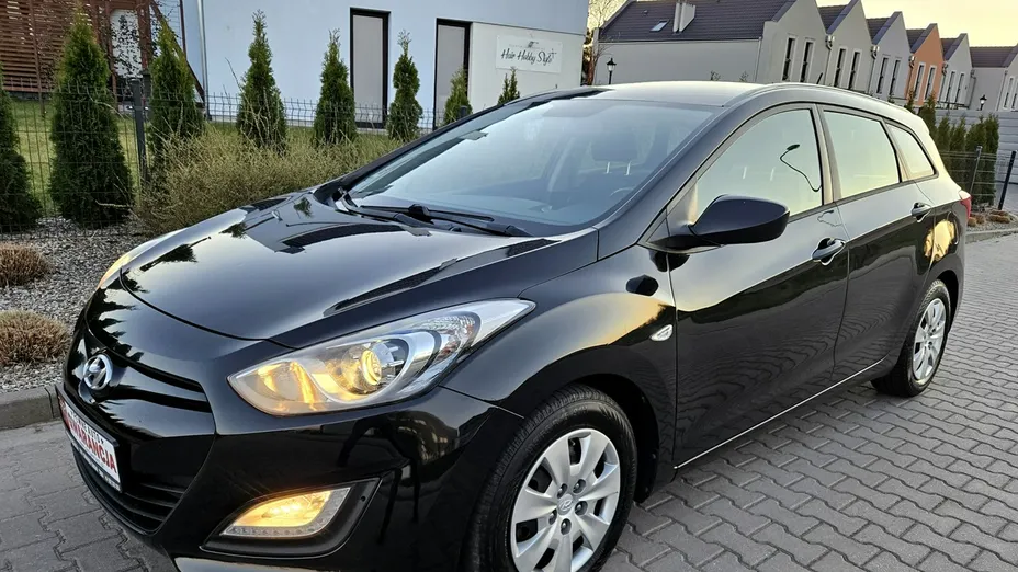 HYUNDAI i30 -