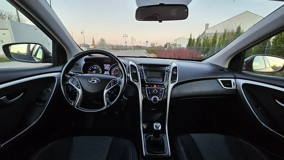 HYUNDAI i30 -