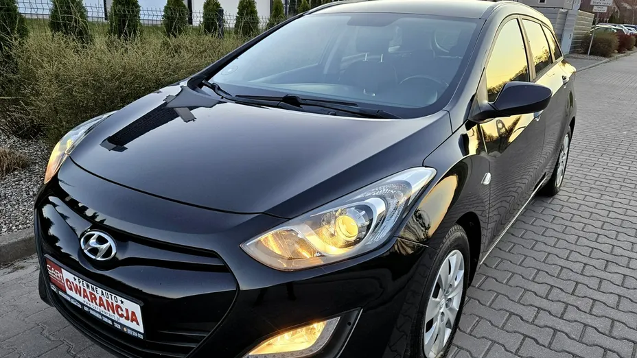 HYUNDAI i30 -