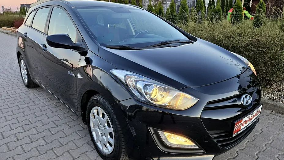 HYUNDAI i30 -