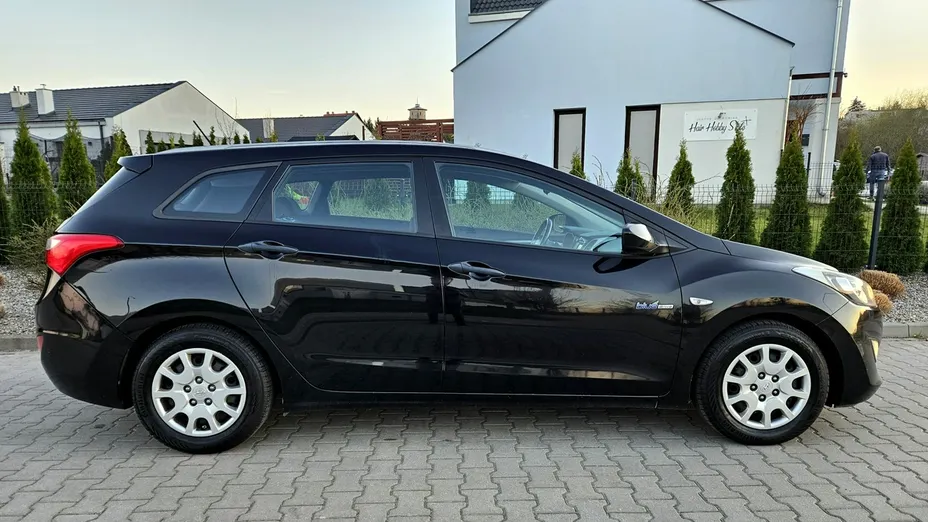 HYUNDAI i30 -