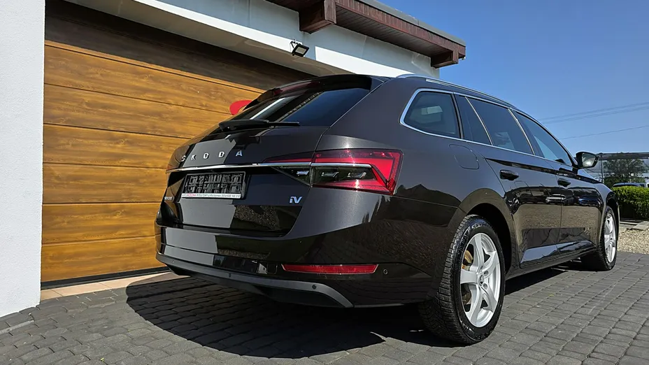 SKODA Superb -