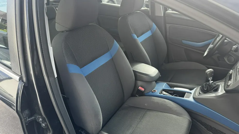 FORD Kuga -