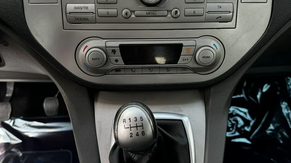 FORD Kuga -