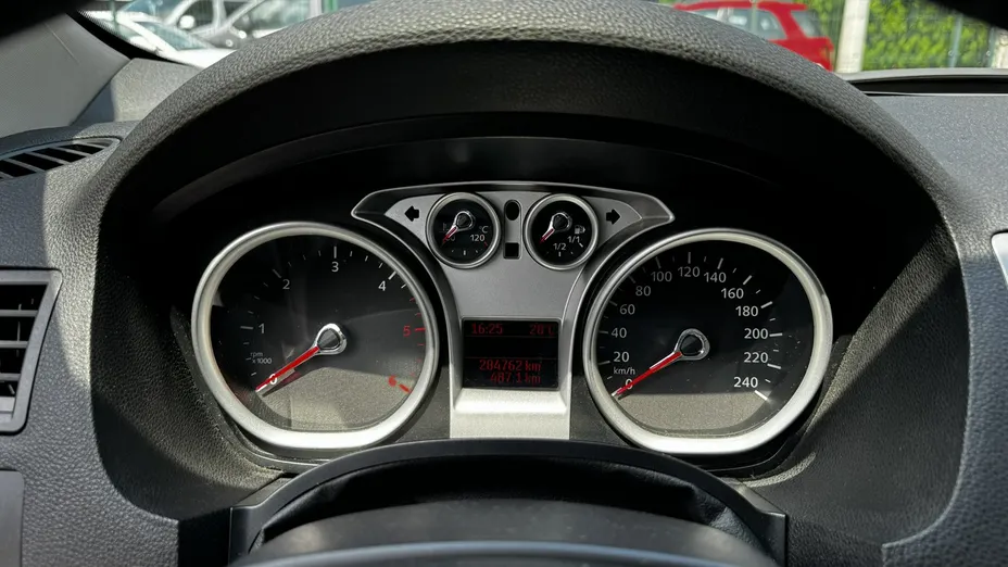FORD Kuga -