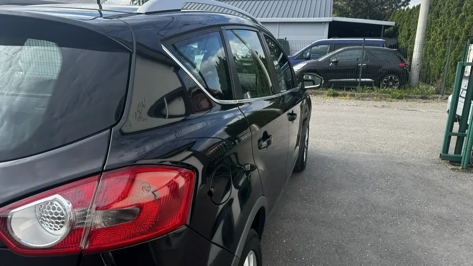 FORD Kuga -