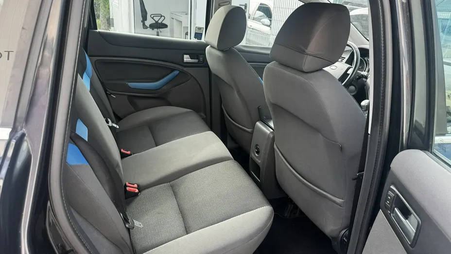 FORD Kuga -