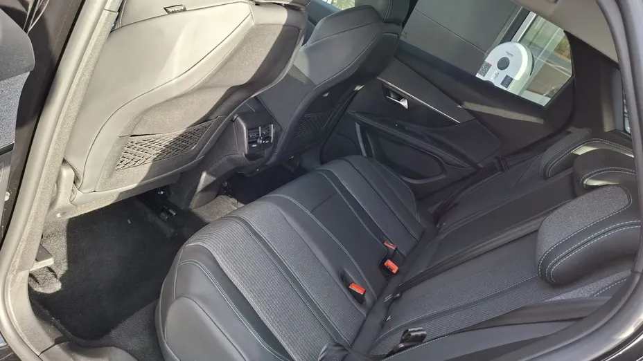 PEUGEOT 3008 -