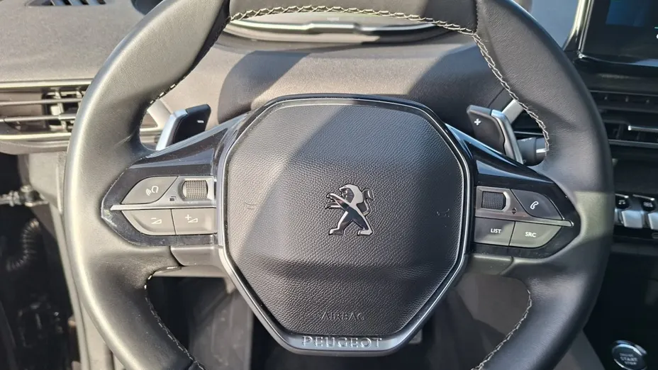 PEUGEOT 3008 -