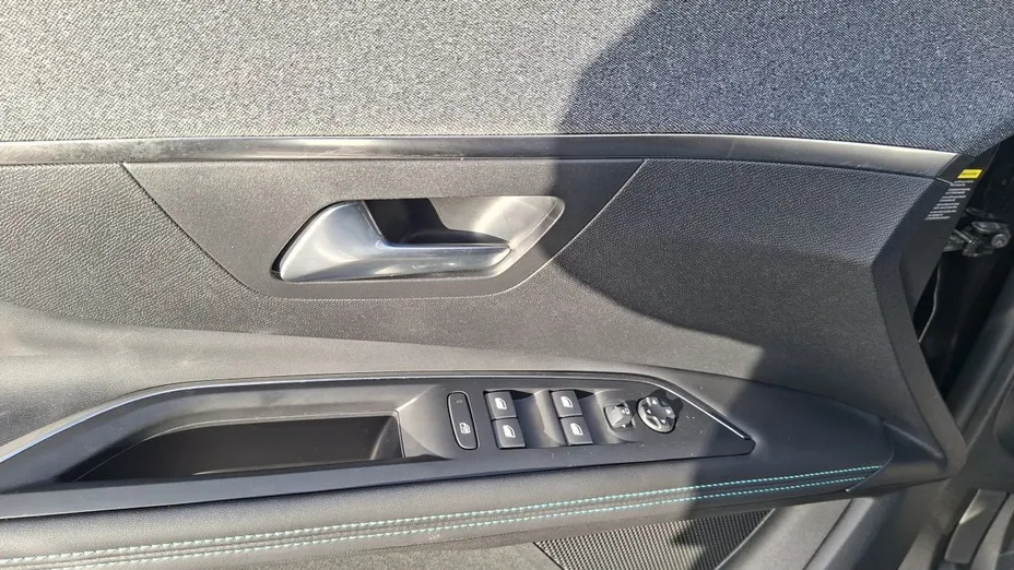 PEUGEOT 3008 -