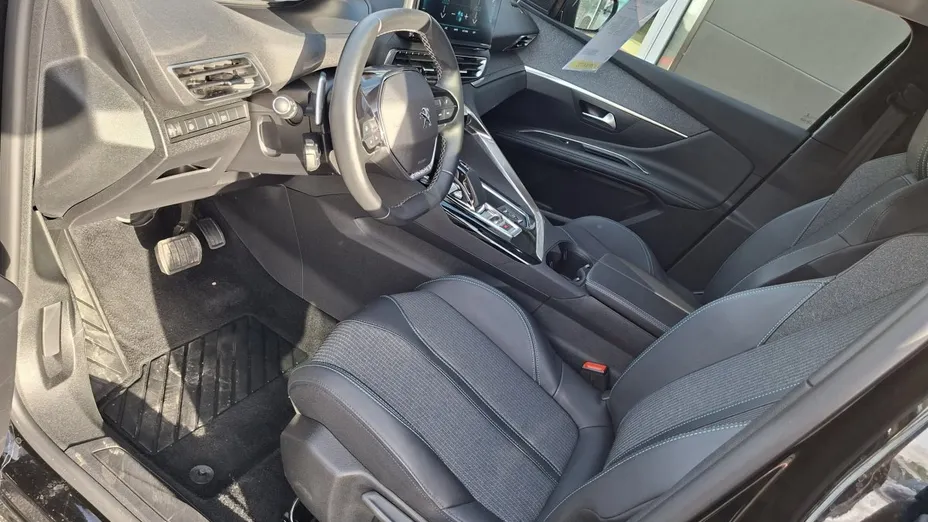 PEUGEOT 3008 -