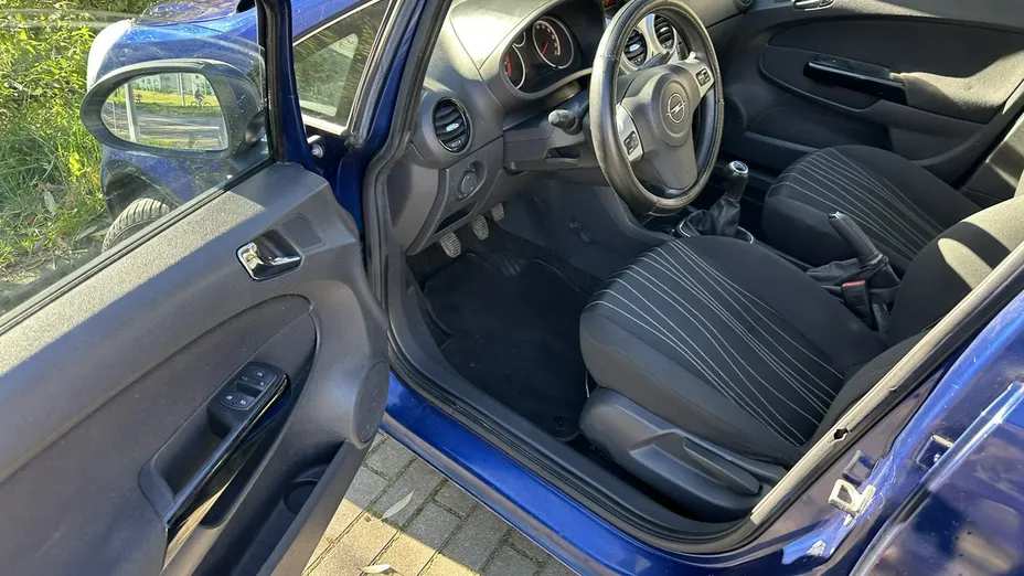 OPEL Corsa -