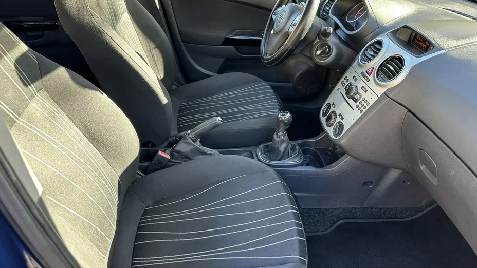OPEL Corsa -