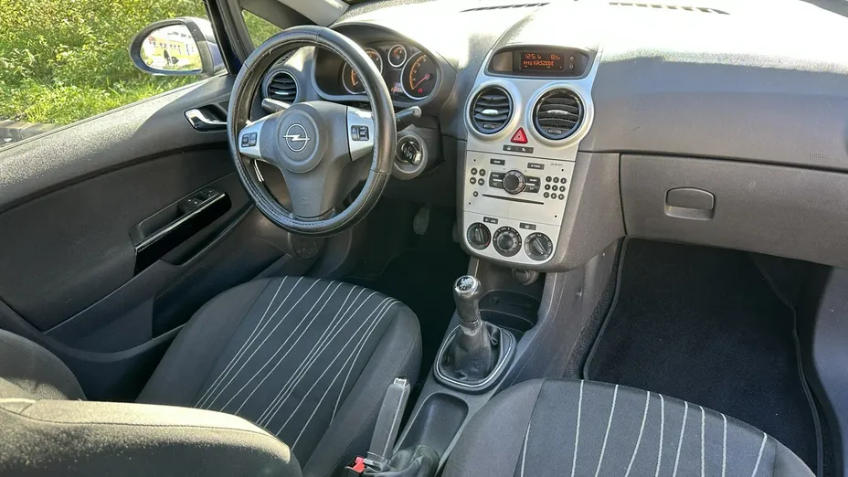 OPEL Corsa -