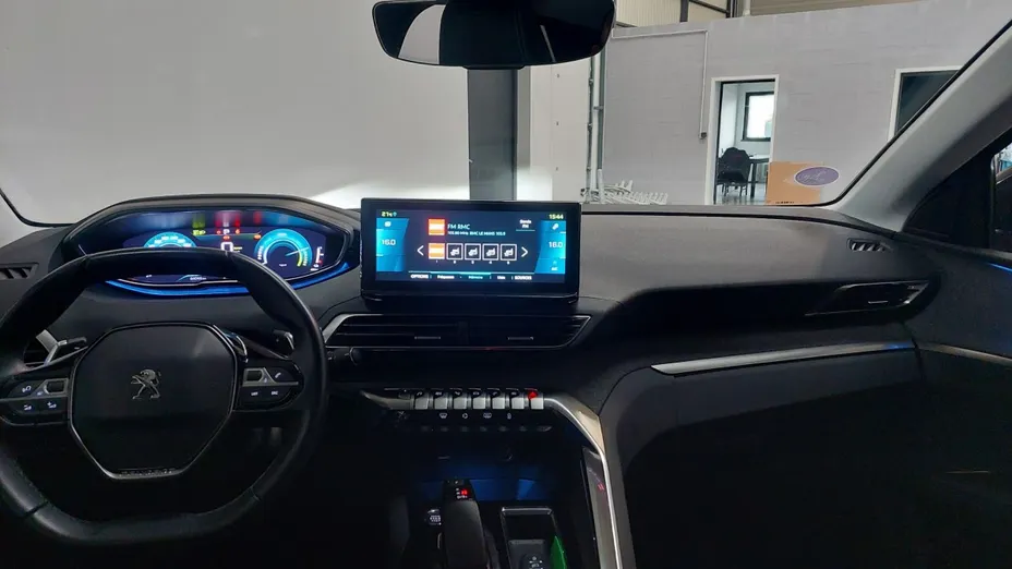 PEUGEOT 3008 -