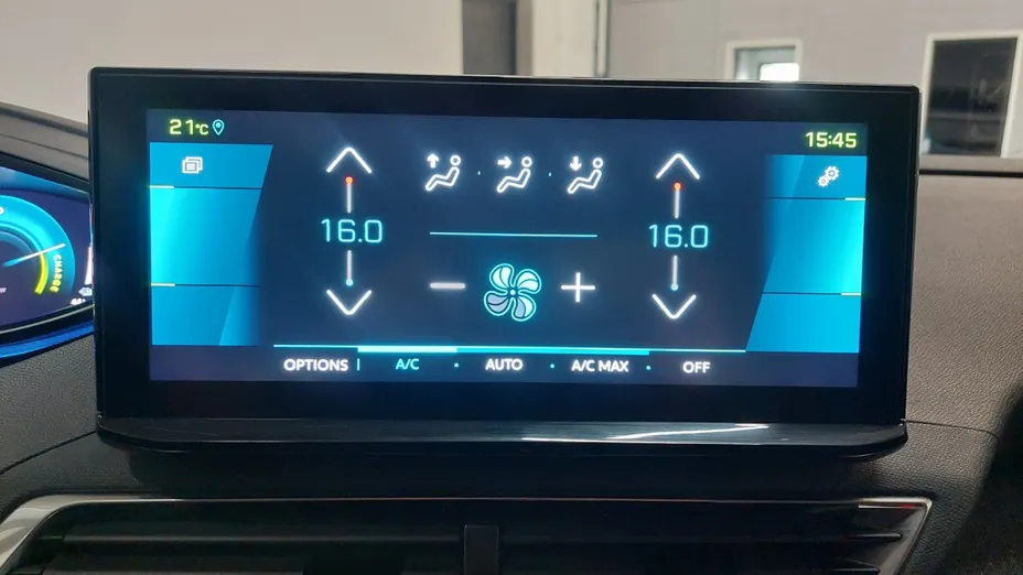 PEUGEOT 3008 -
